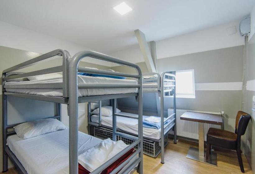 Hostel Warmoes Amsterdam