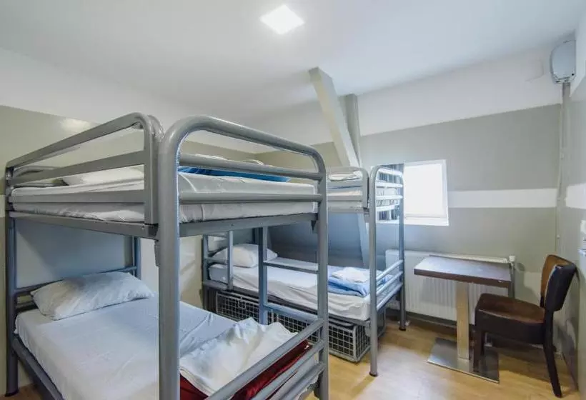 Hostel Warmoes Amsterdam