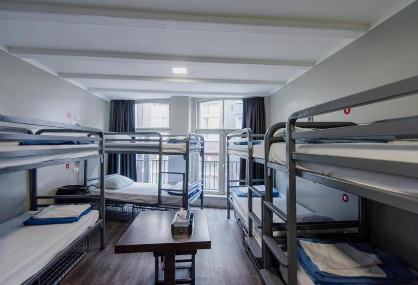 Hostel Warmoes Amsterdam