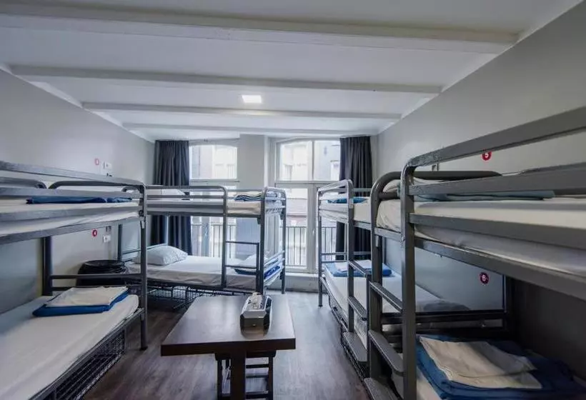 Hostel Warmoes Amsterdam