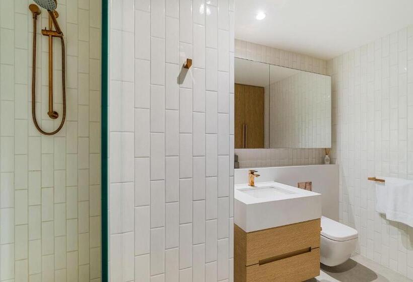 Collins House Apartments By Cllix