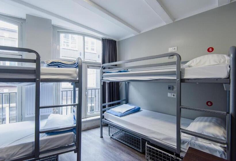 Hostel Warmoes Amsterdam