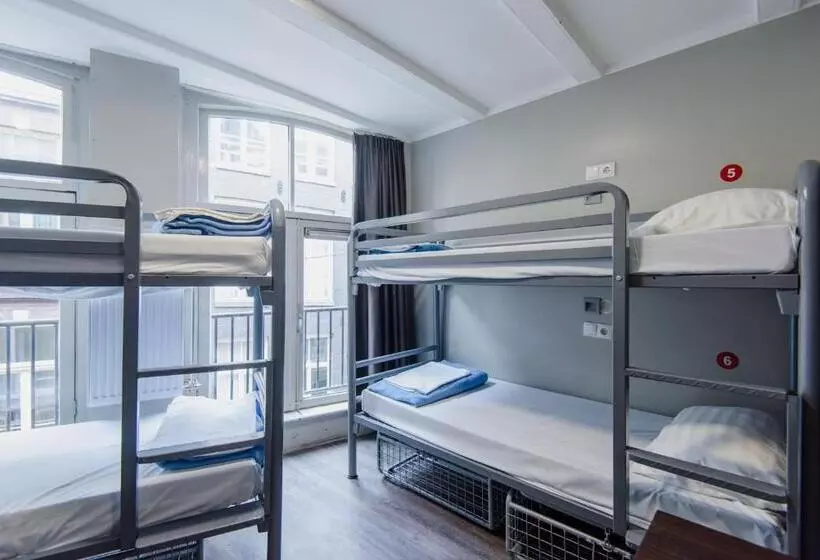 Hostel Warmoes Amsterdam