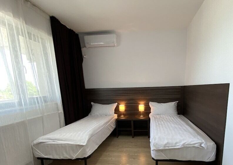 Отель Bliss Inn Tunari