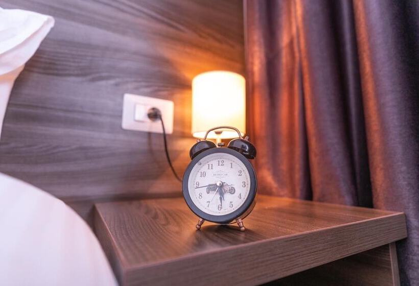 Отель Bliss Inn Tunari