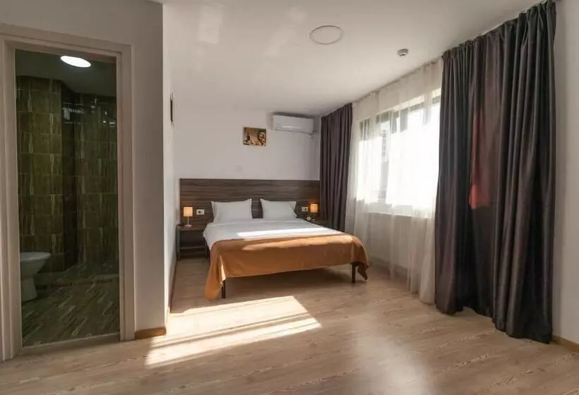هتل Bliss Inn Tunari