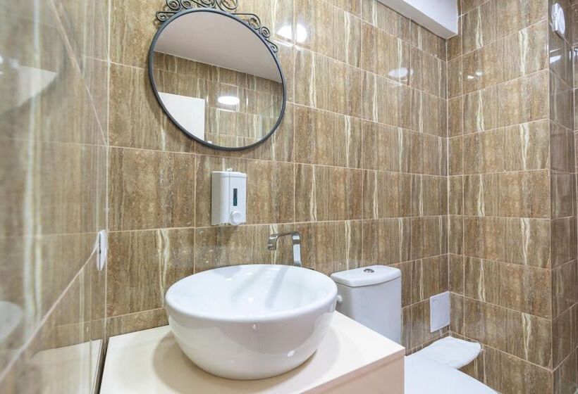 Отель Bliss Inn Tunari