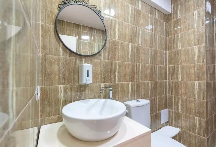 هتل Bliss Inn Tunari