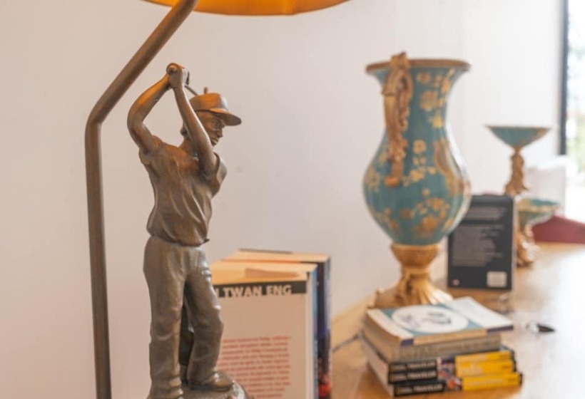 Отель Bliss Inn Tunari