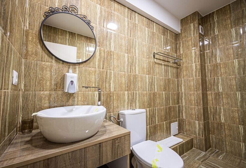 Отель Bliss Inn Tunari