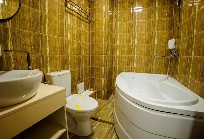 Отель Bliss Inn Tunari