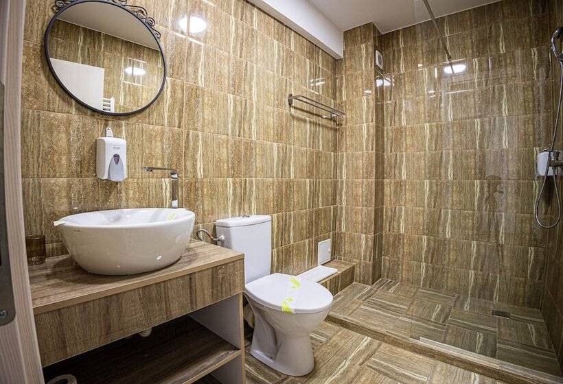 Отель Bliss Inn Tunari