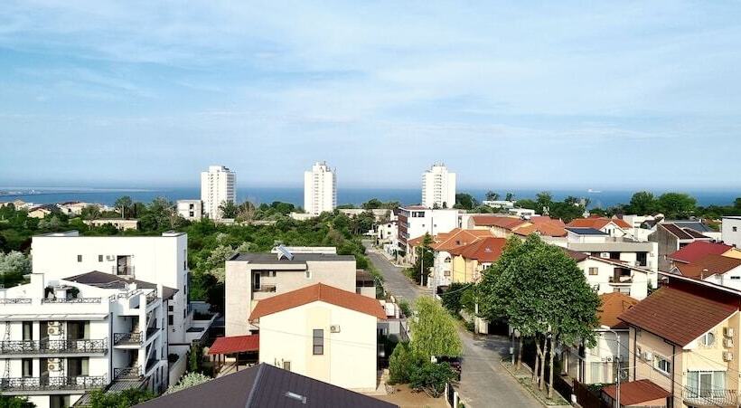 هتل Blue Sky Resort