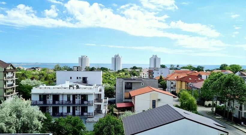 هتل Blue Sky Resort