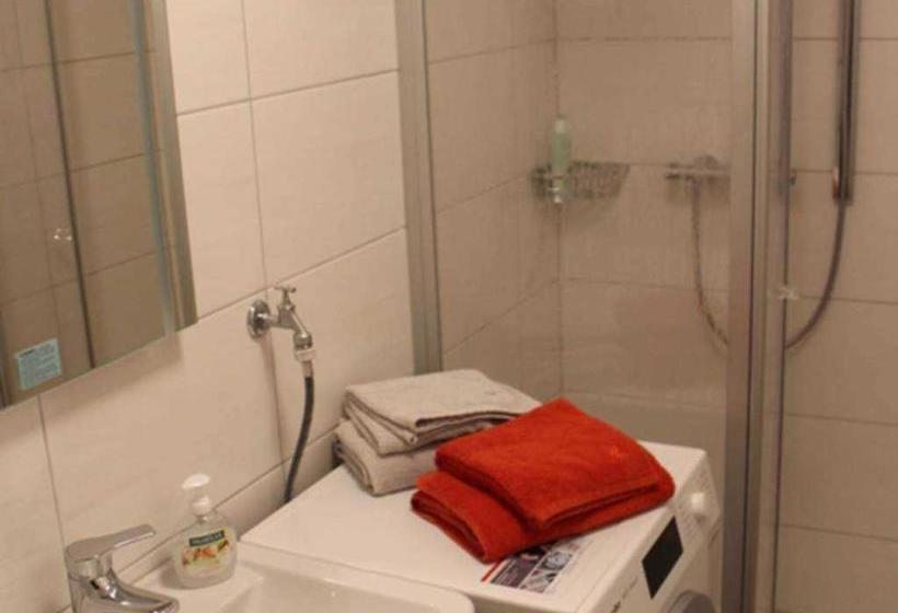 Отель Gaestehaus An Der Fehnroute Ii, 11041