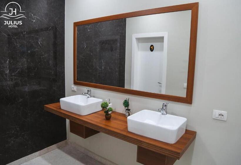 בית מלון כפרי Julius