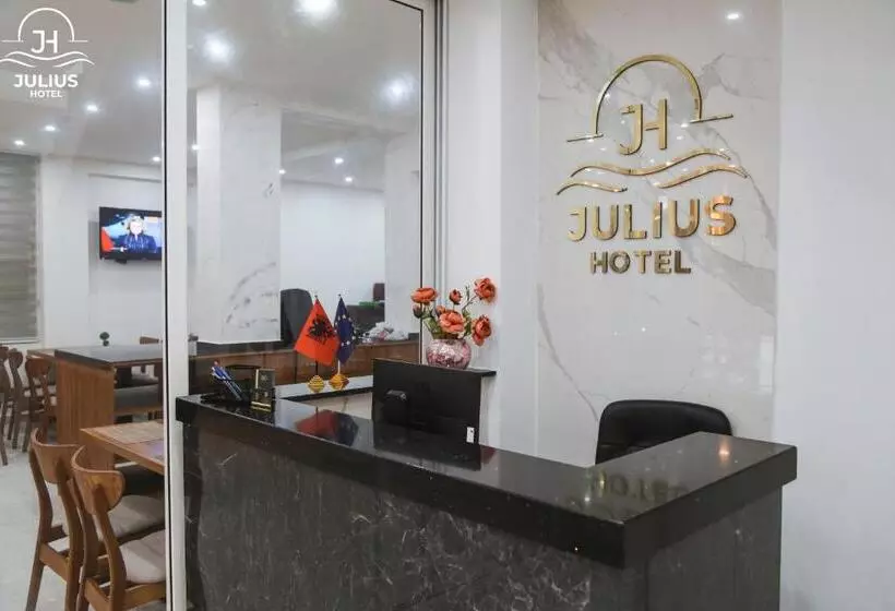 هتل Julius