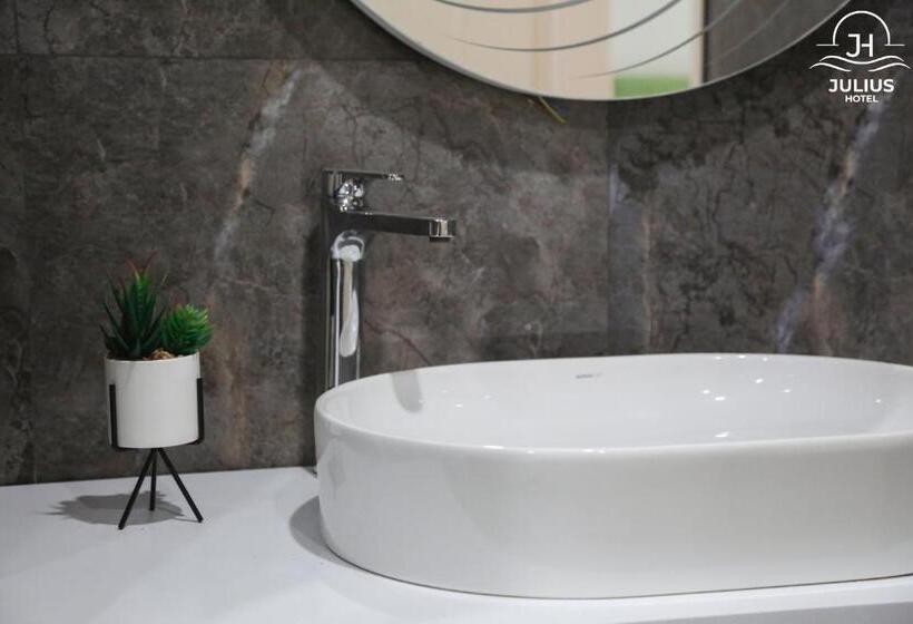 בית מלון כפרי Julius