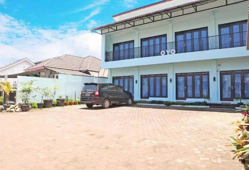 Hotelli Oyo 3114 Residence Dalimo