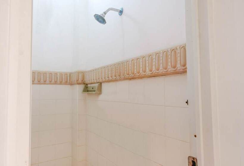 Hotell Spot On 2749 Tiga Sinar Residence