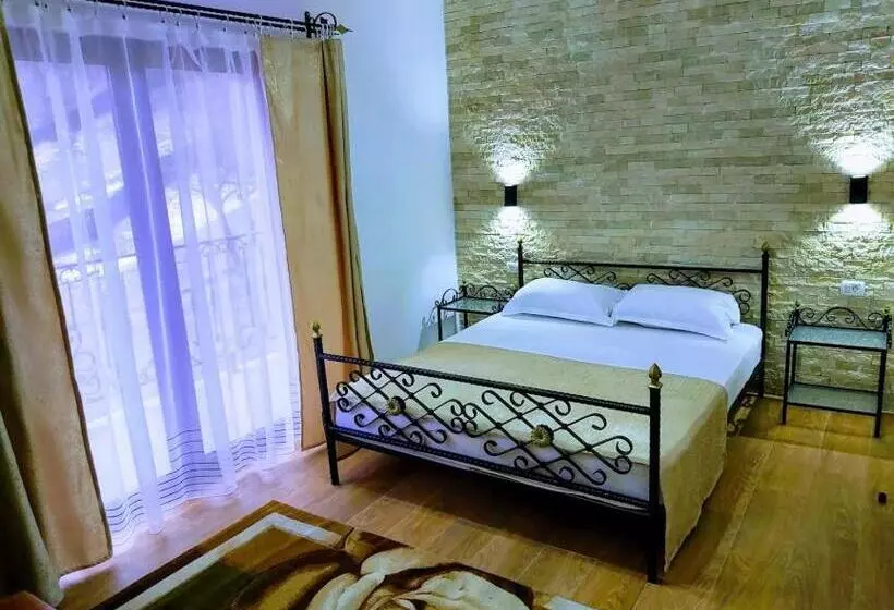 پانسیون Fulg De Nea