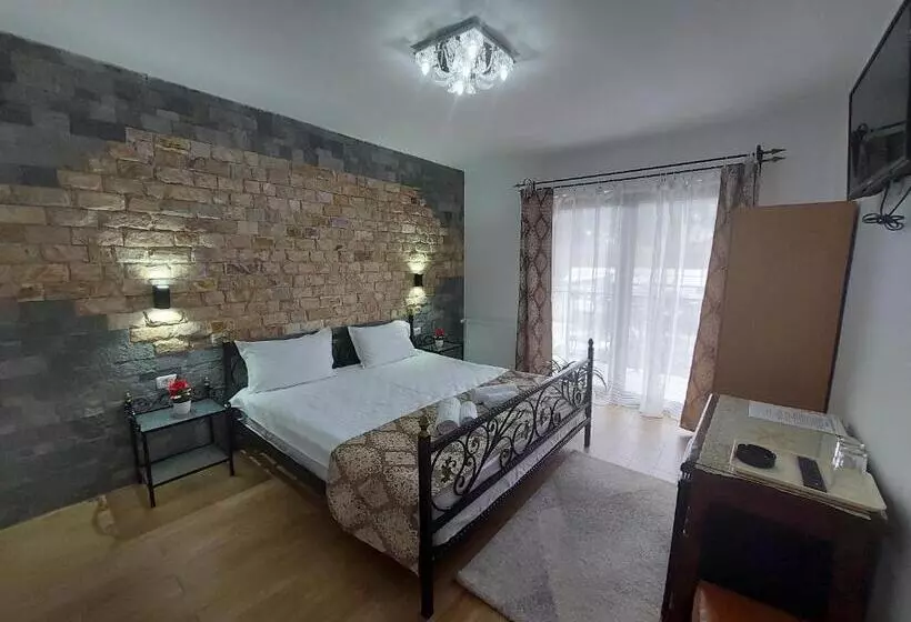 پانسیون Fulg De Nea