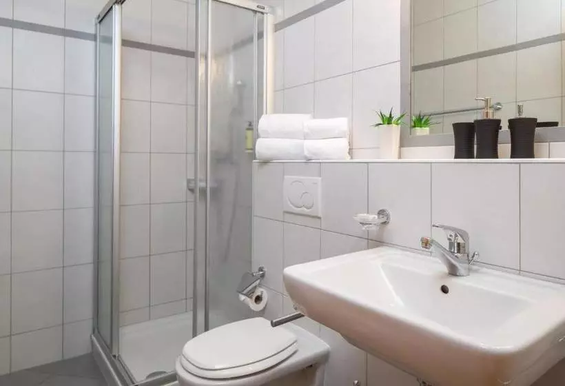 Retkeilymaja Petit Paradis