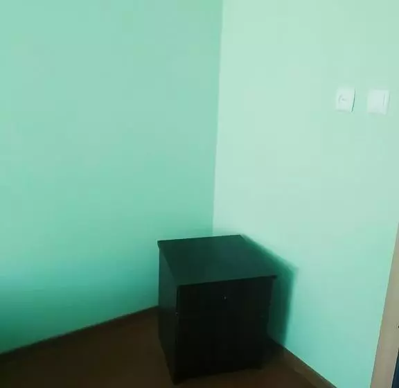 تختخواب و صبحانه Raul Lushnu Darbaz