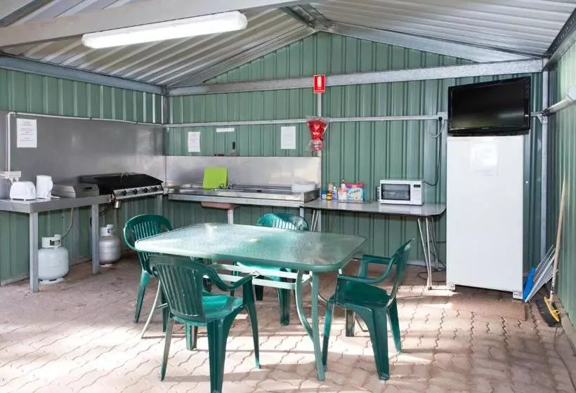 Hotelli Paringa Caravan Park