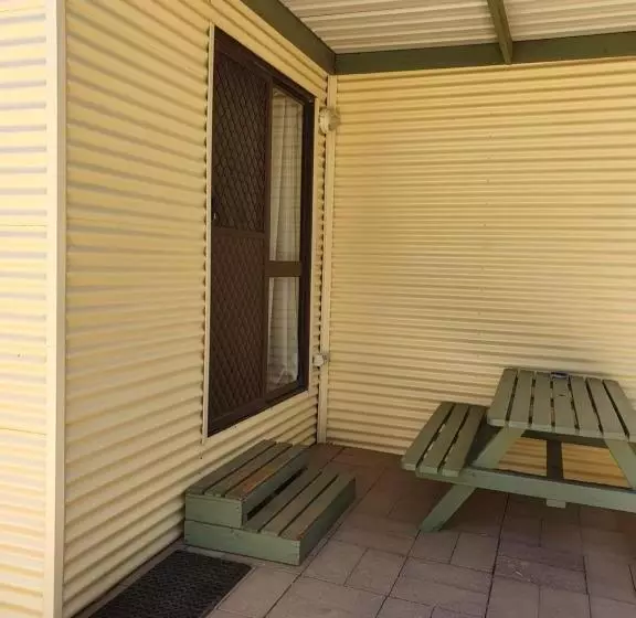 Hotelli Paringa Caravan Park