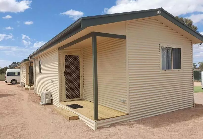 Hotelli Paringa Caravan Park