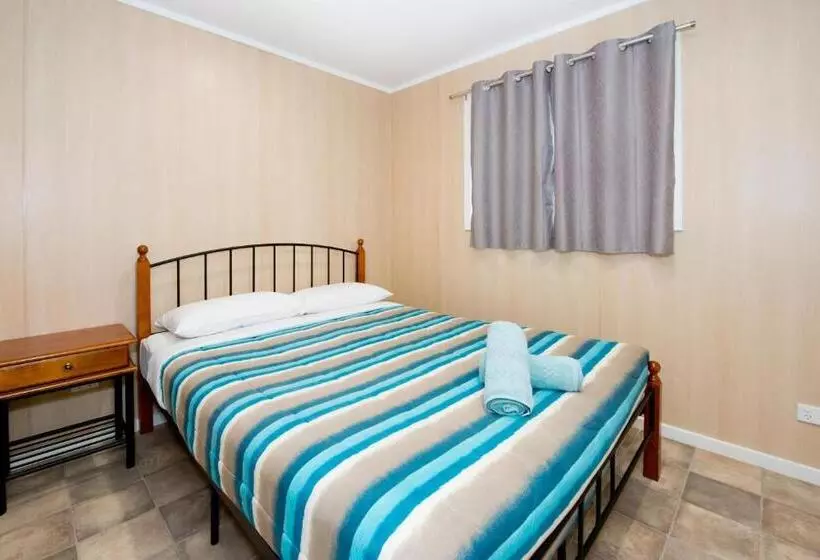 Hotelli Paringa Caravan Park