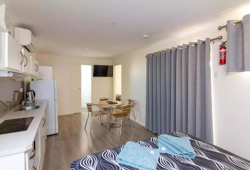 Hotelli Paringa Caravan Park