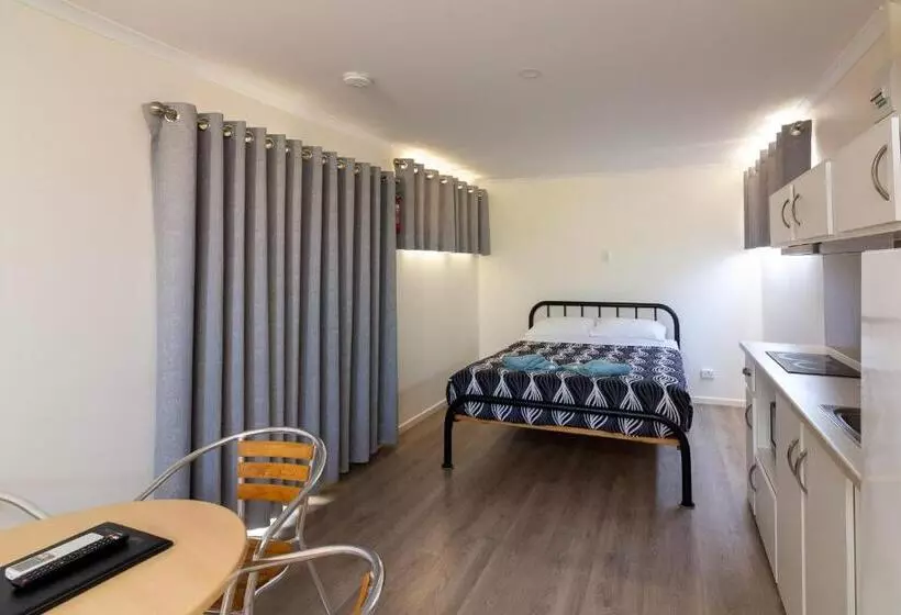 Hotelli Paringa Caravan Park