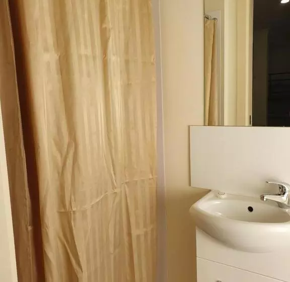 Hotelli Paringa Caravan Park