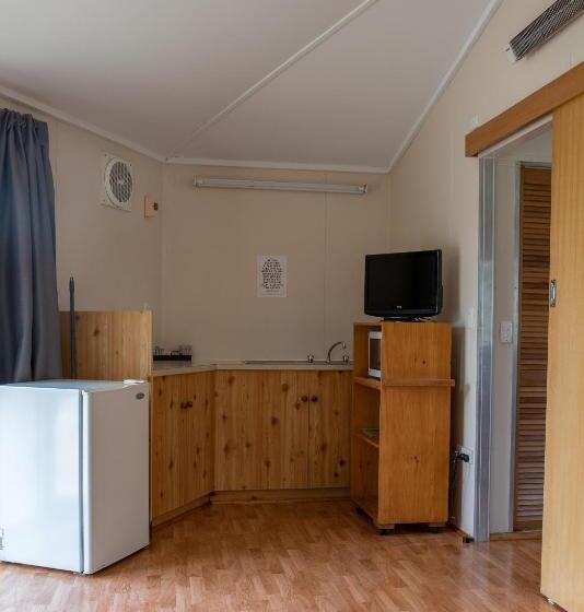 פנסיון Pine Country Caravan Park