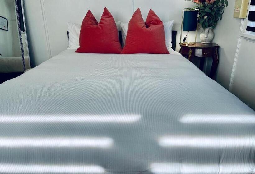 膳宿费 Town Cottage