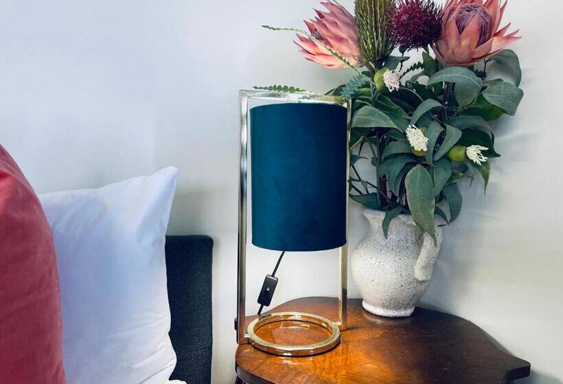 膳宿费 Town Cottage