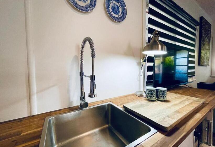 膳宿费 Town Cottage