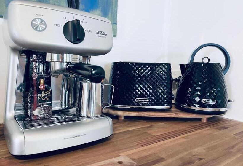 膳宿费 Town Cottage