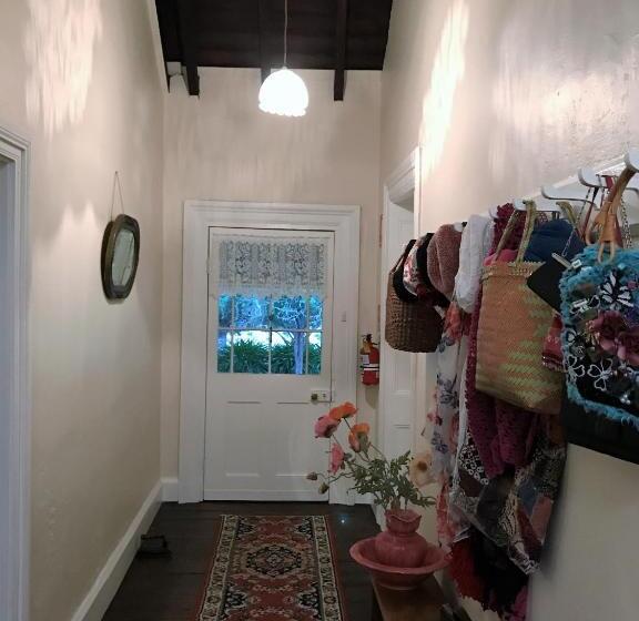 住宿加早餐  Dingup House