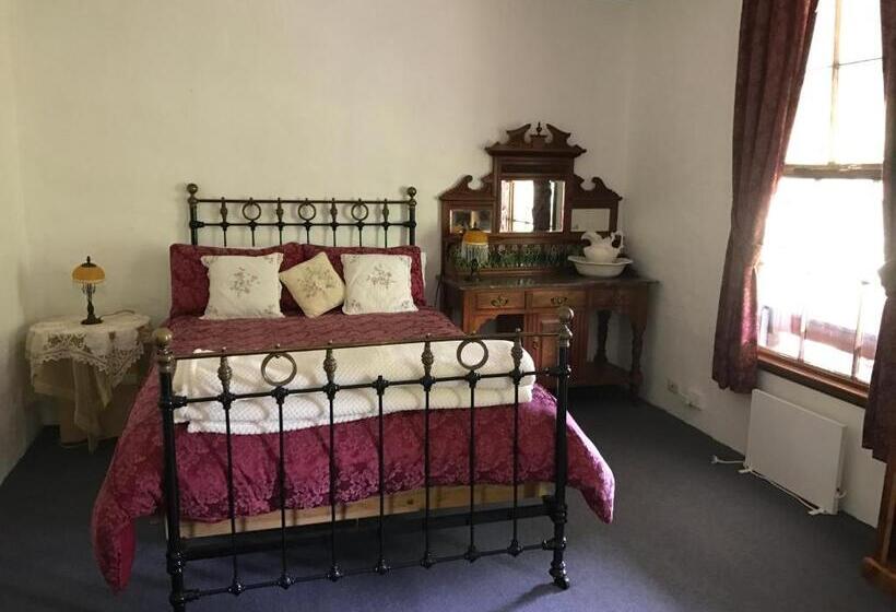 住宿加早餐  Dingup House