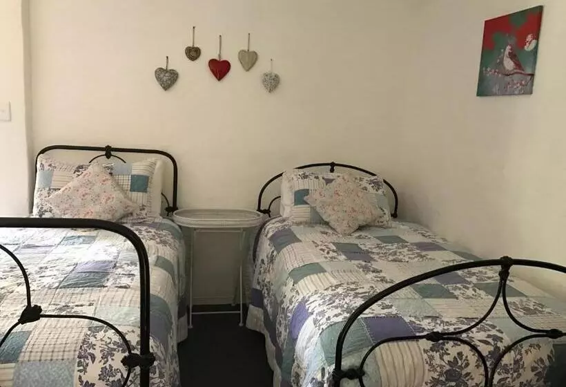 ベッドアンドブレックファースト Dingup House