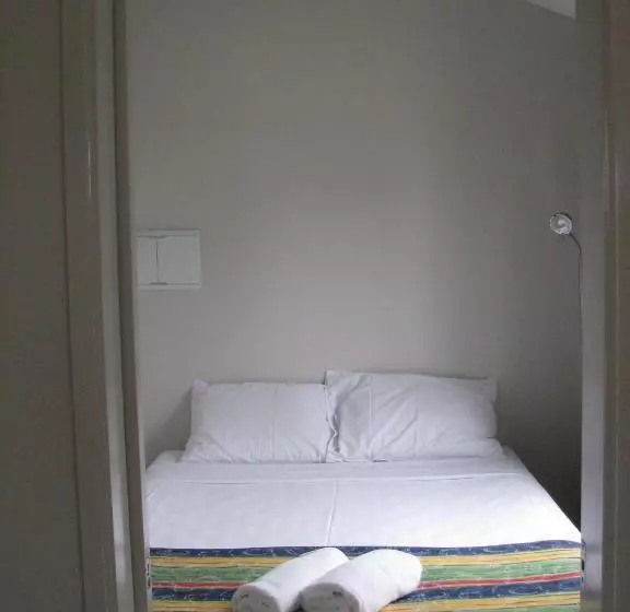 Cardwell Beachcomber Motel & Tourist Park