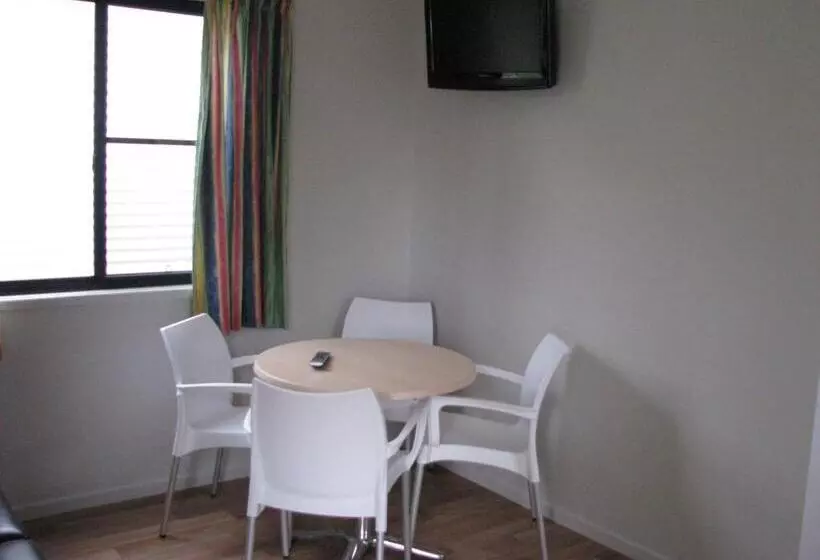 Cardwell Beachcomber Motel & Tourist Park