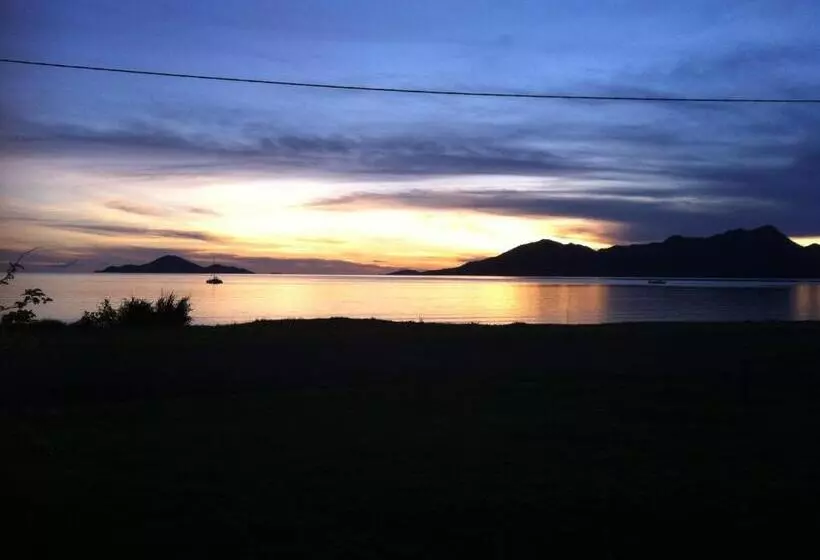 Cardwell Beachcomber Motel & Tourist Park