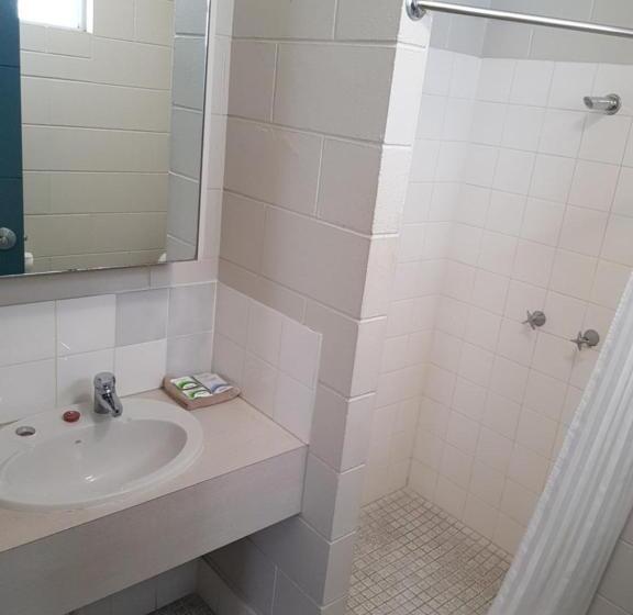 Cardwell Beachcomber Motel & Tourist Park