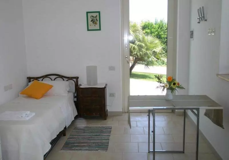 ホテル Agriturismo Donna Clementina