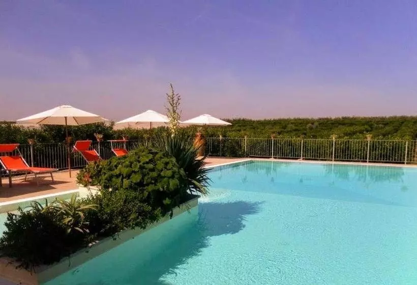 ホテル Agriturismo Donna Clementina