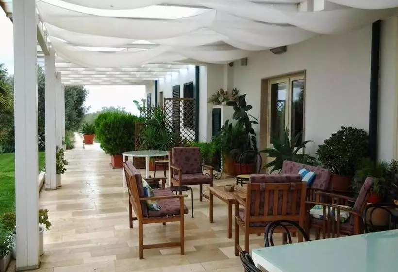 ホテル Agriturismo Donna Clementina